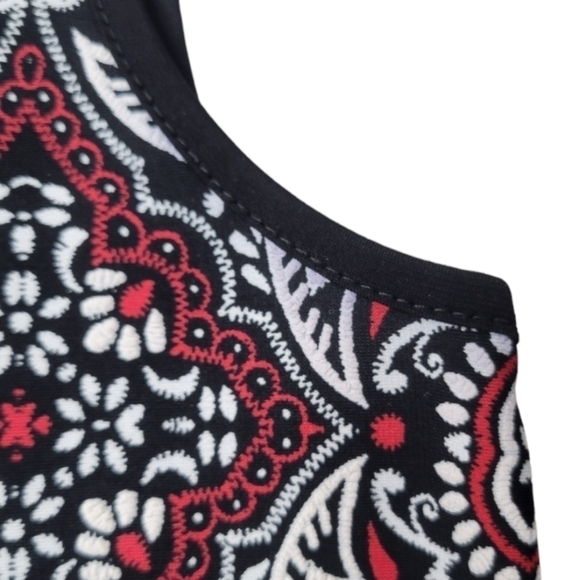 SOLD - 3/$15 🔴 Apt. 9 Black Red White Boho Pattern Sleevless Tunic Tank Blouse - Picture 6 of 6